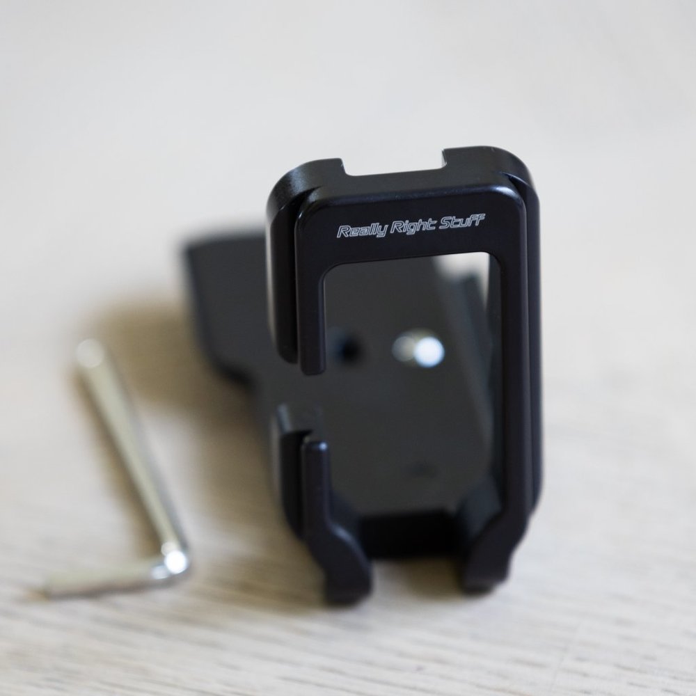 Really Right Stuff RRS B5D2-L Canon 5D Mark II L bracket